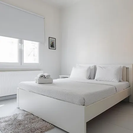 Blanc, 2bd In Center Apartment *